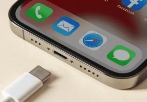 昌吉苹果15维修分享iPhone15改USB-C接口后能和安卓用户互借充电器吗 